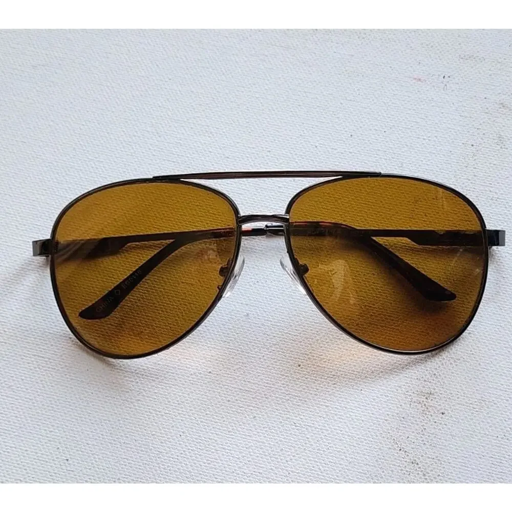 Foster Grant SUNGLASSES Driving Aviator Style Polarized High Definition ROY Case